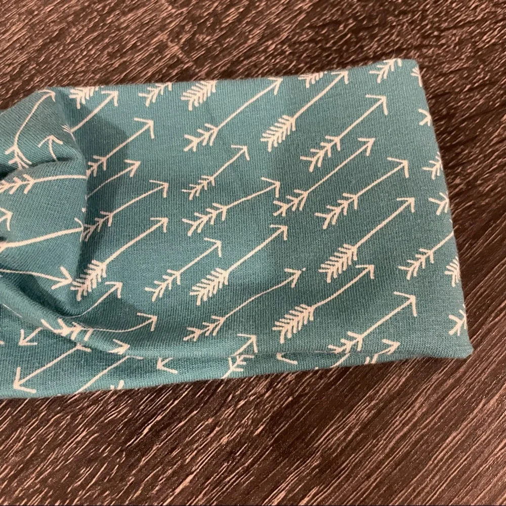 Wide Twist Headband Green Blue Arrows NEW